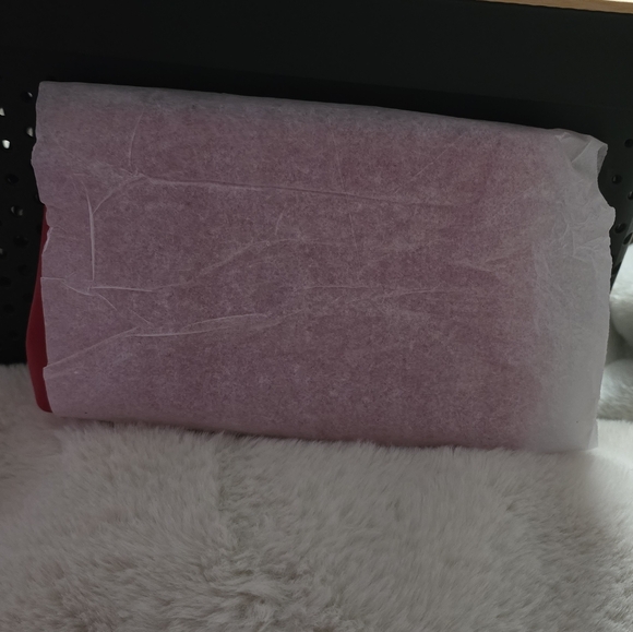 Yves Saint Laurent Cosmetic Bag - Picture 9 of 10